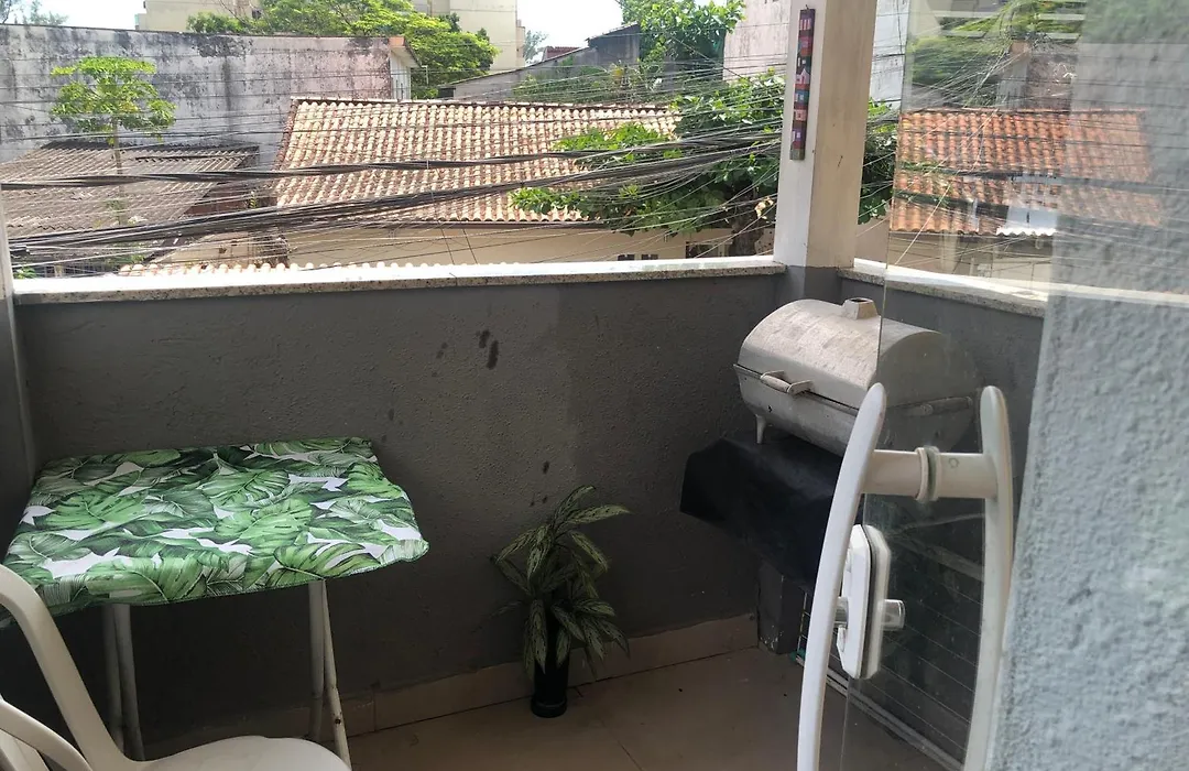 Ap arejado e aconchegante com varanda-1